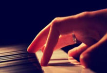 天博体育：队报预测法国队首发：姆巴佩、登贝莱、穆阿尼三箭齐发.